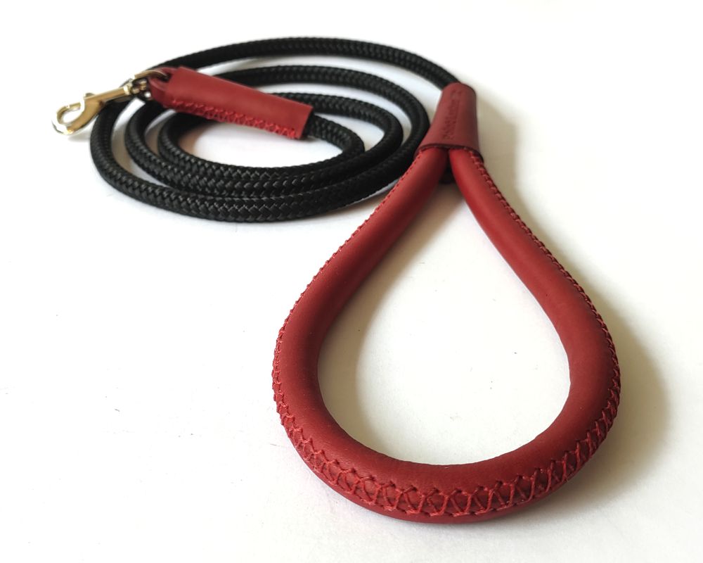 Rope leash with leather trim