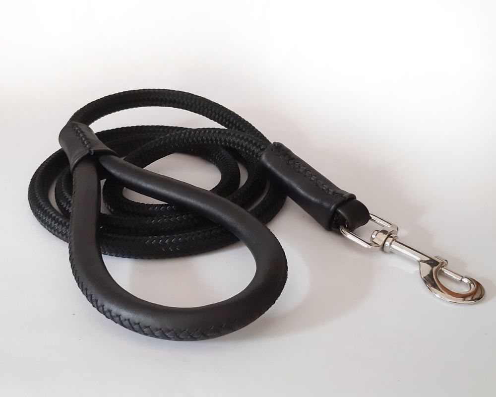Rope leash with leather trim
